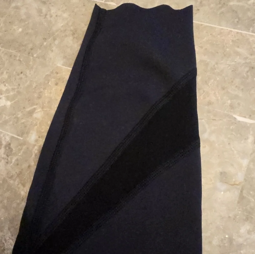 Womans Peleton Sz Med Scalloped Leggings